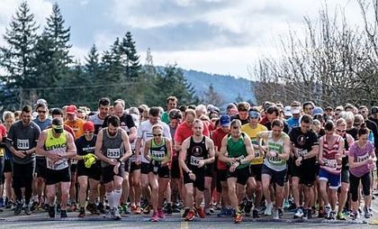 Vanderveen and Burrett win TriStars Sooke 10K